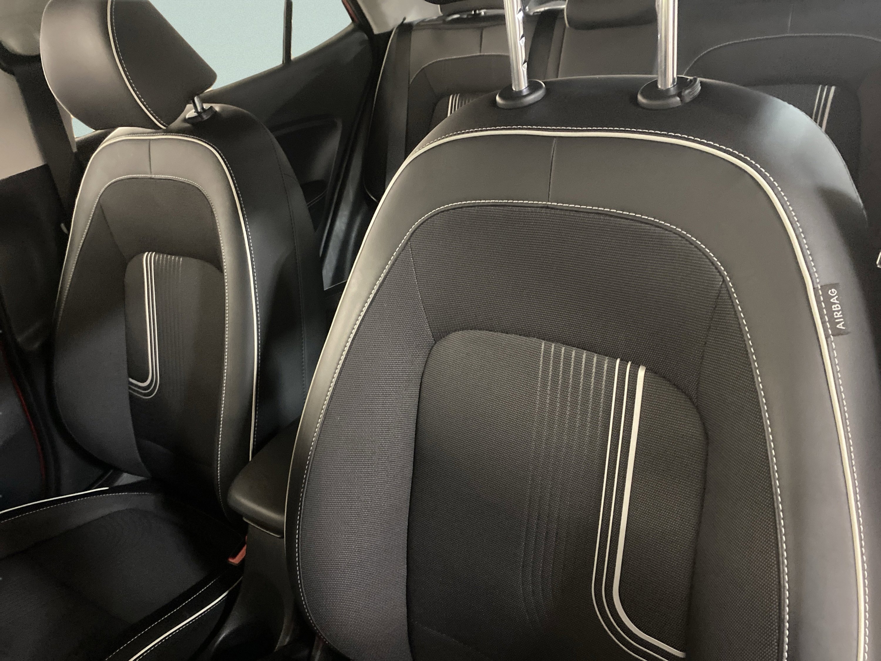 Used 2023 Hyundai Venue Limited w/ Cargo Package image 14