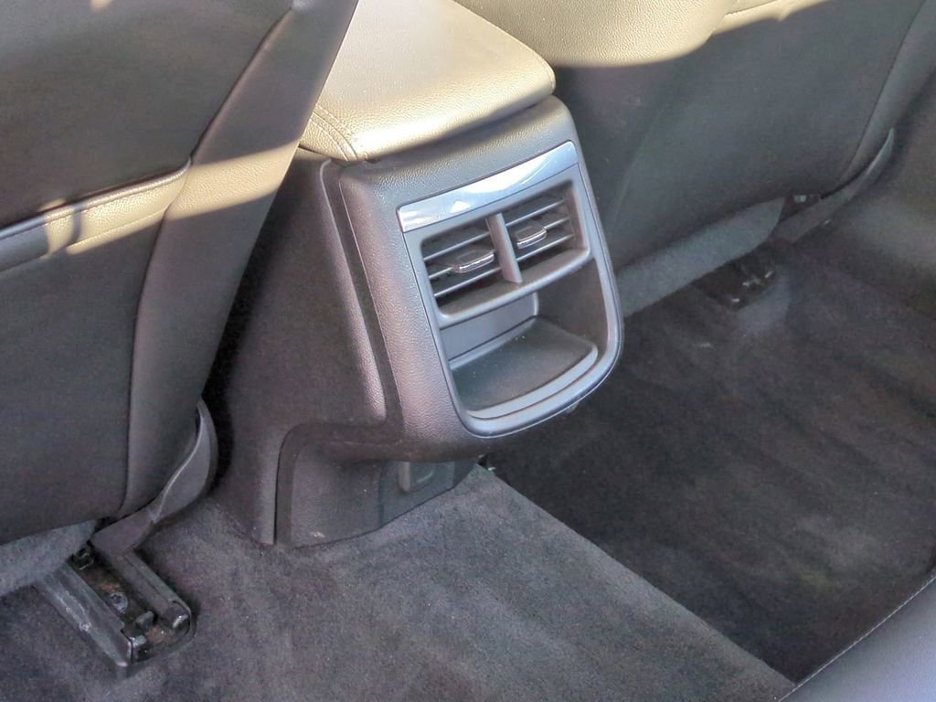 Used 2014 Chevrolet Impala LT w/ Convenience Package image 25