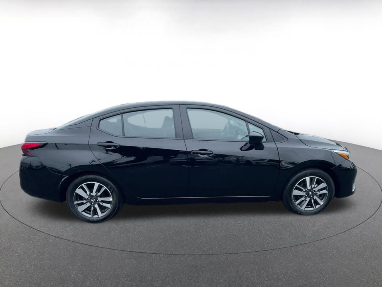 Used 2025 Nissan Versa SV image 16