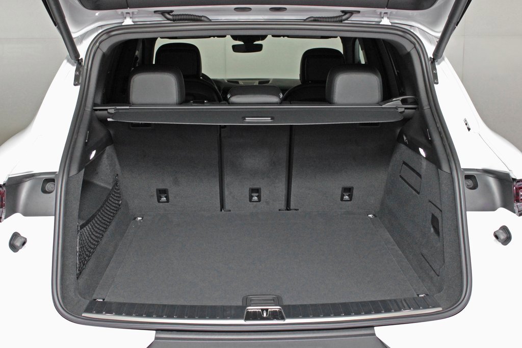 Used 2025 Porsche Cayenne image 14