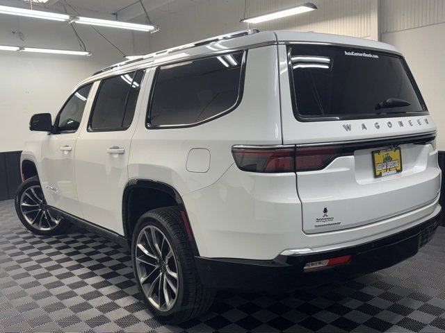 Used 2023 Jeep Wagoneer Series III w/ Premium Group I image 2