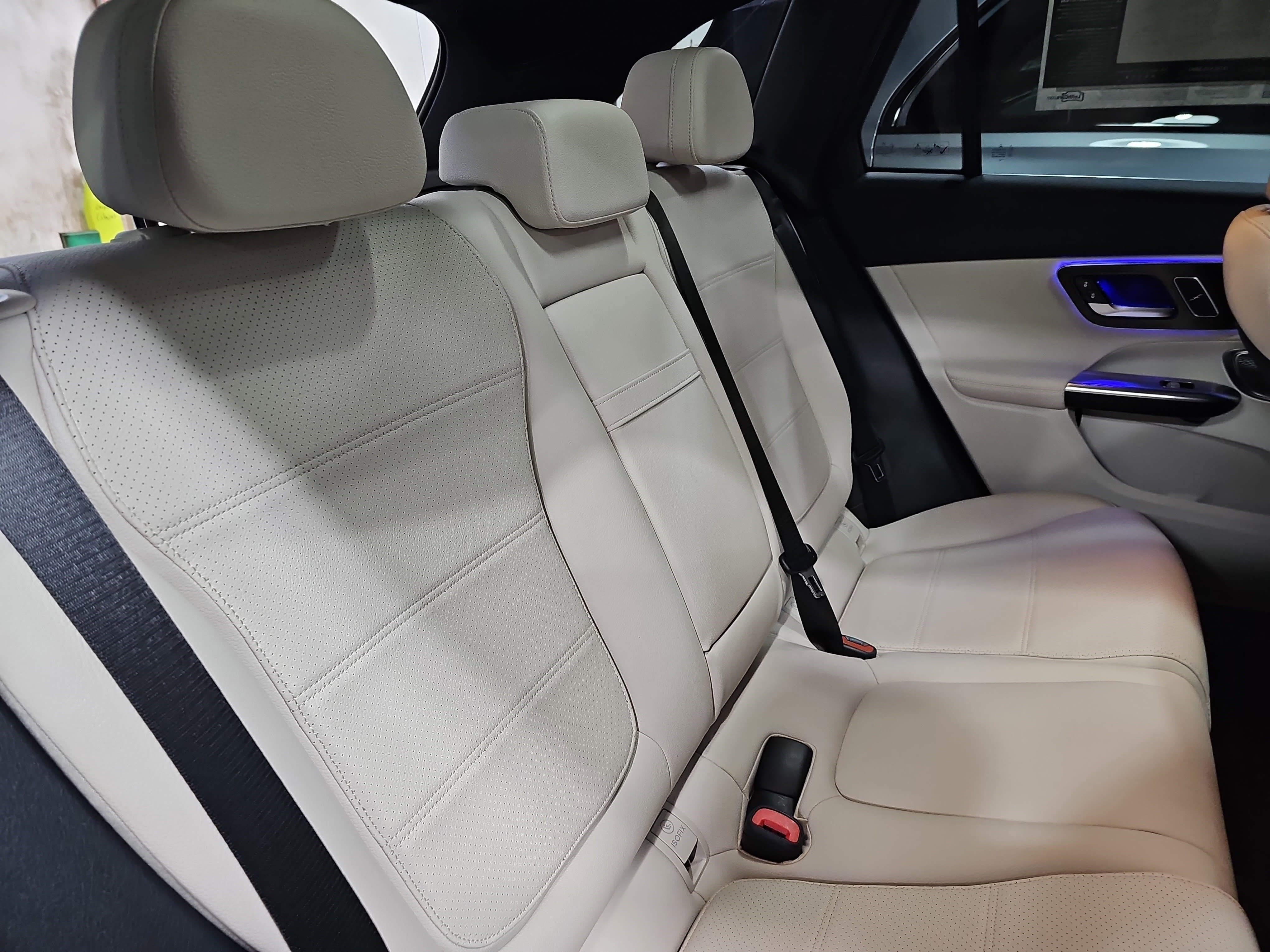 Used 2023 Mercedes-Benz GLC 300 image 13