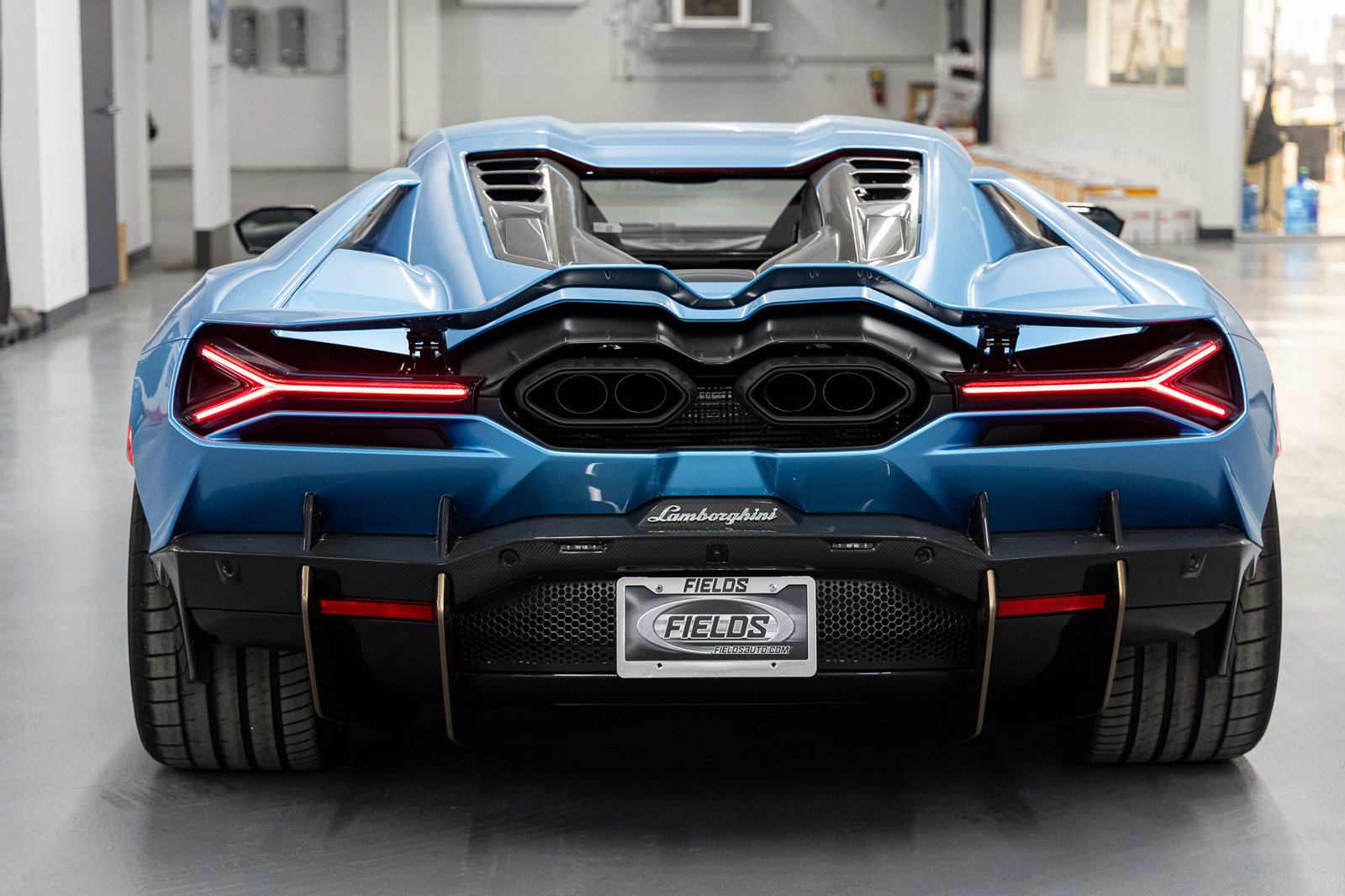 Used 2025 Lamborghini Revuelto image 7