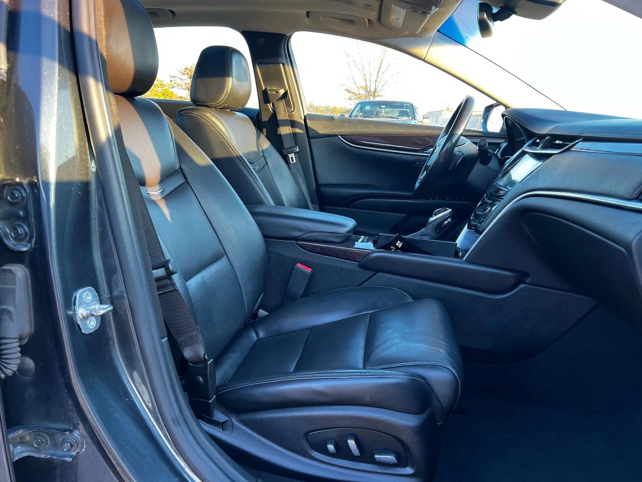 Used 2017 Cadillac XTS Luxury w/ Driver Awareness Package image 12