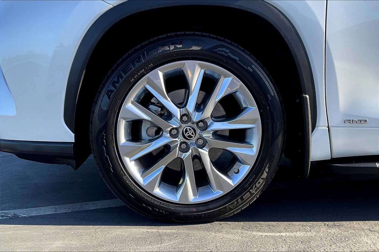 Used 2022 Toyota Highlander Limited image 12