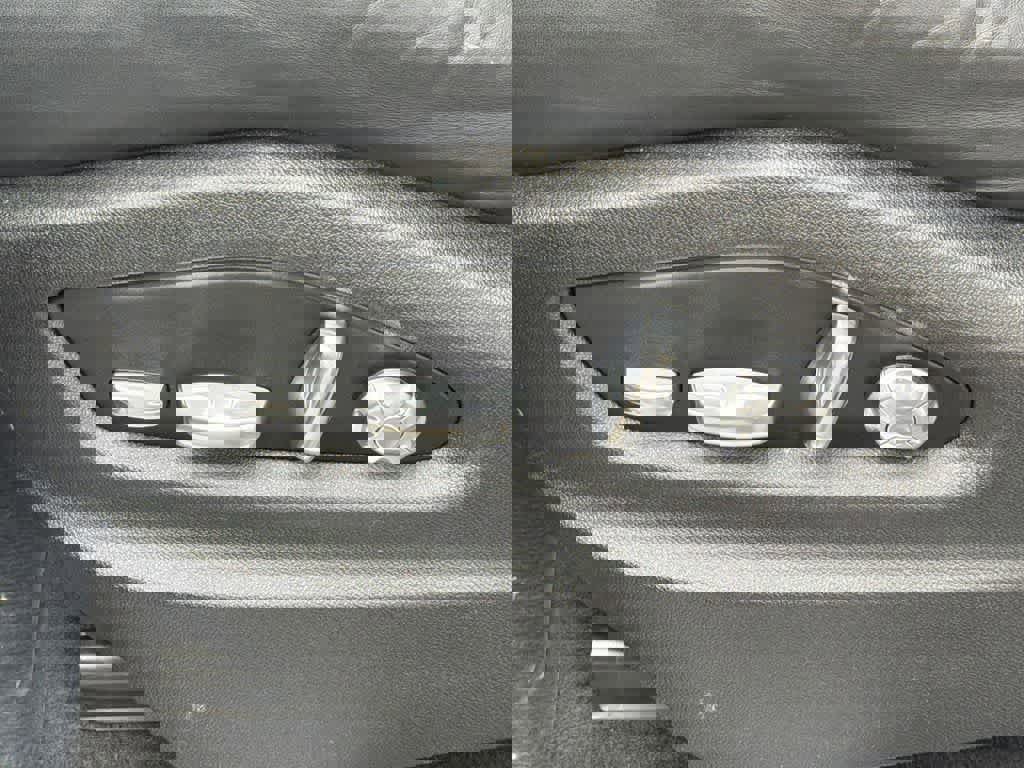 Used 2019 Porsche Cayenne S image 26