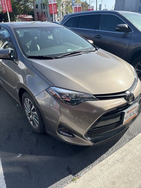 Used 2019 Toyota Corolla XLE FWD image 2