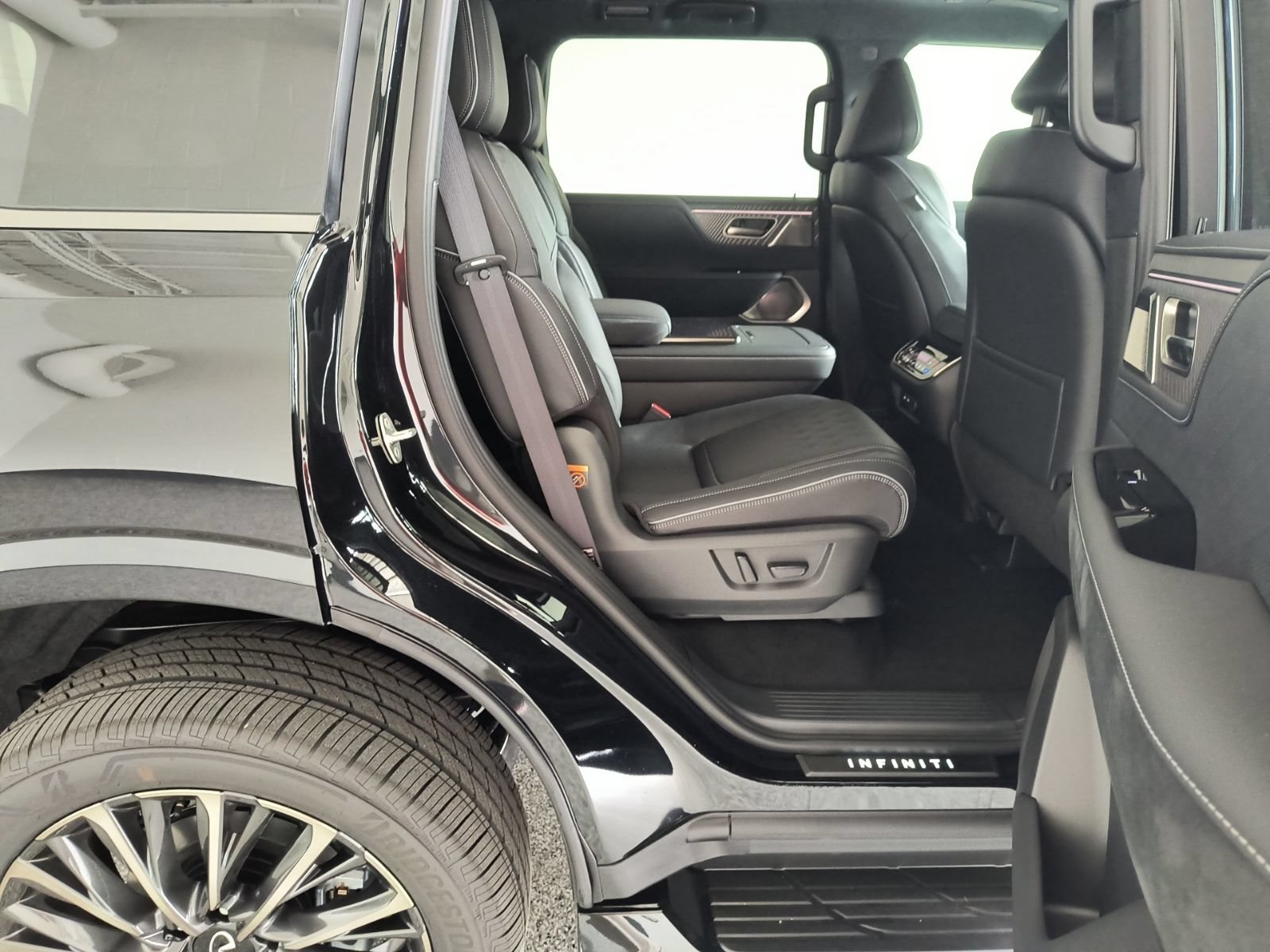 New 2027 INFINITI QX80 Autograph w/ Premium Cargo Package AWD/4WD image 27