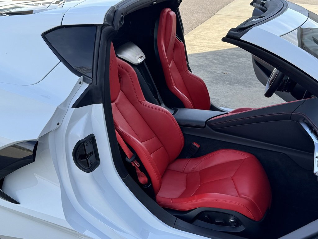 Used 2025 Chevrolet Corvette Stingray Preferred Cpe w/ 2LT image 39