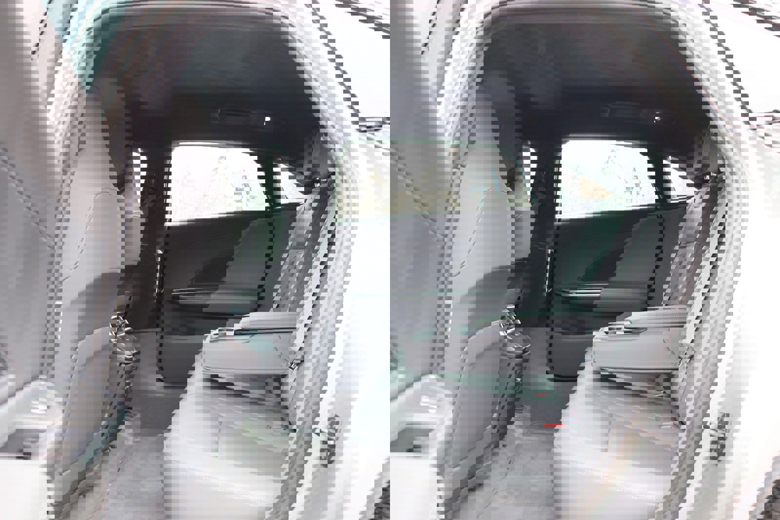 Used 2024 Lucid Air Touring image 14