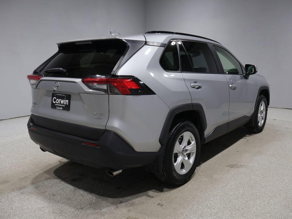 Used 2019 Toyota RAV4 XLE w/ Convenience Package image 2