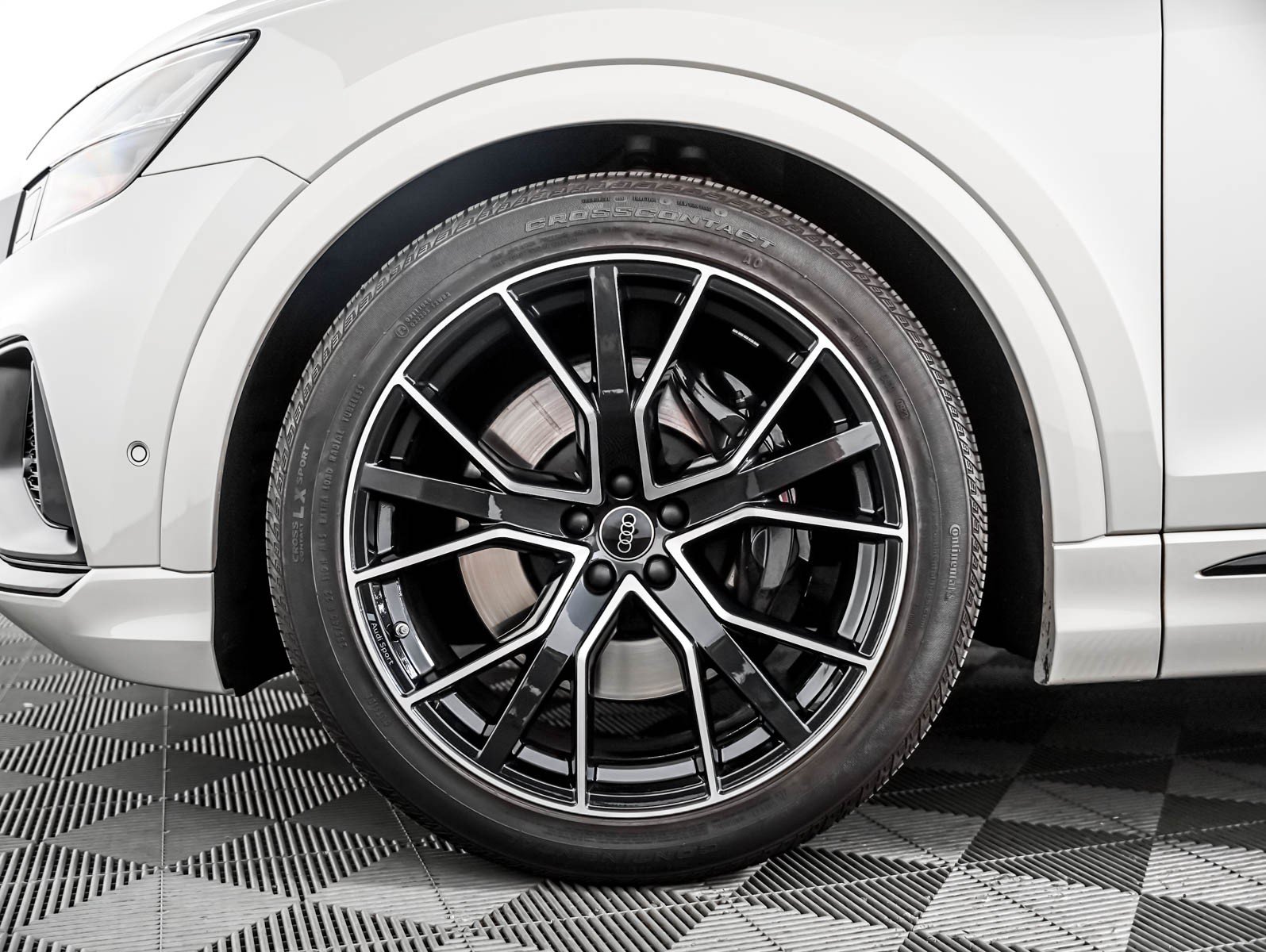 Used 2023 Audi SQ8 Premium Plus AWD/4WD image 6