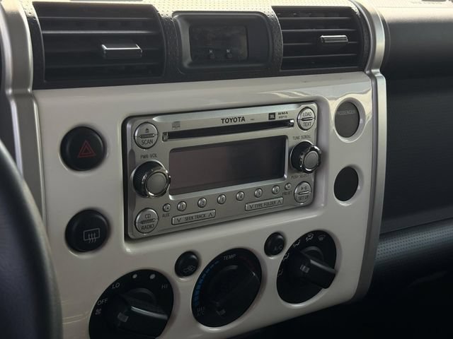 Used 2012 Toyota FJ Cruiser 4WD image 16