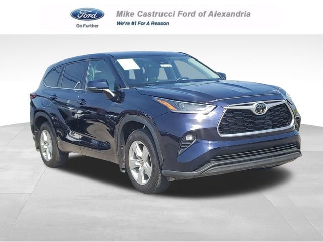 Used 2021 Toyota Highlander LE image 1