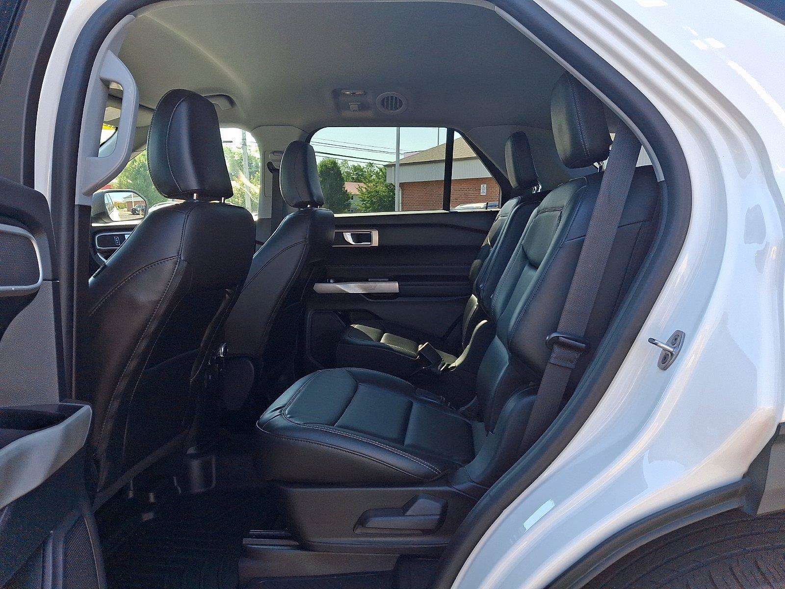 Used 2022 Ford Explorer XLT w/ Equipment Group 202A AWD/4WD image 10
