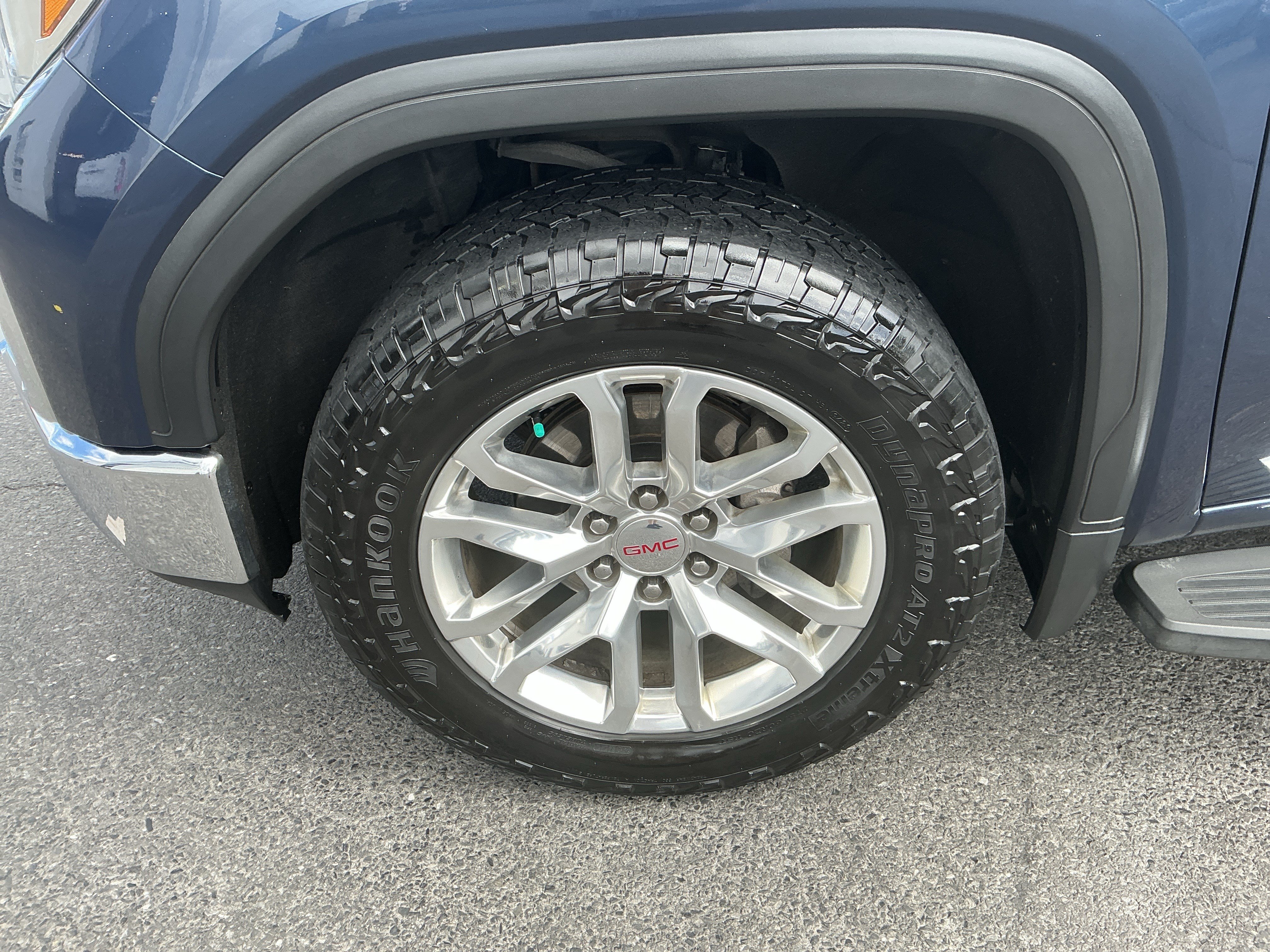 Used 2019 GMC Sierra 1500 SLT w/ SLT Premium Plus Package AWD/4WD image 9