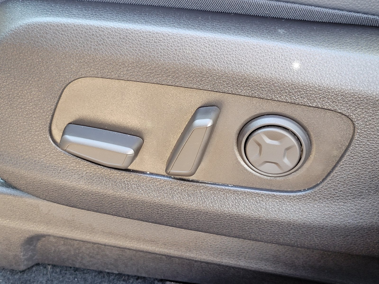Certified 2025 Kia Carnival SX Prestige FWD image 10
