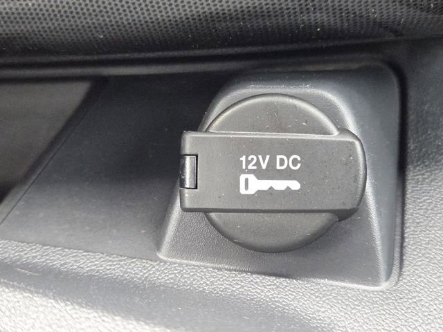 Used 2013 Dodge Challenger SXT image 5