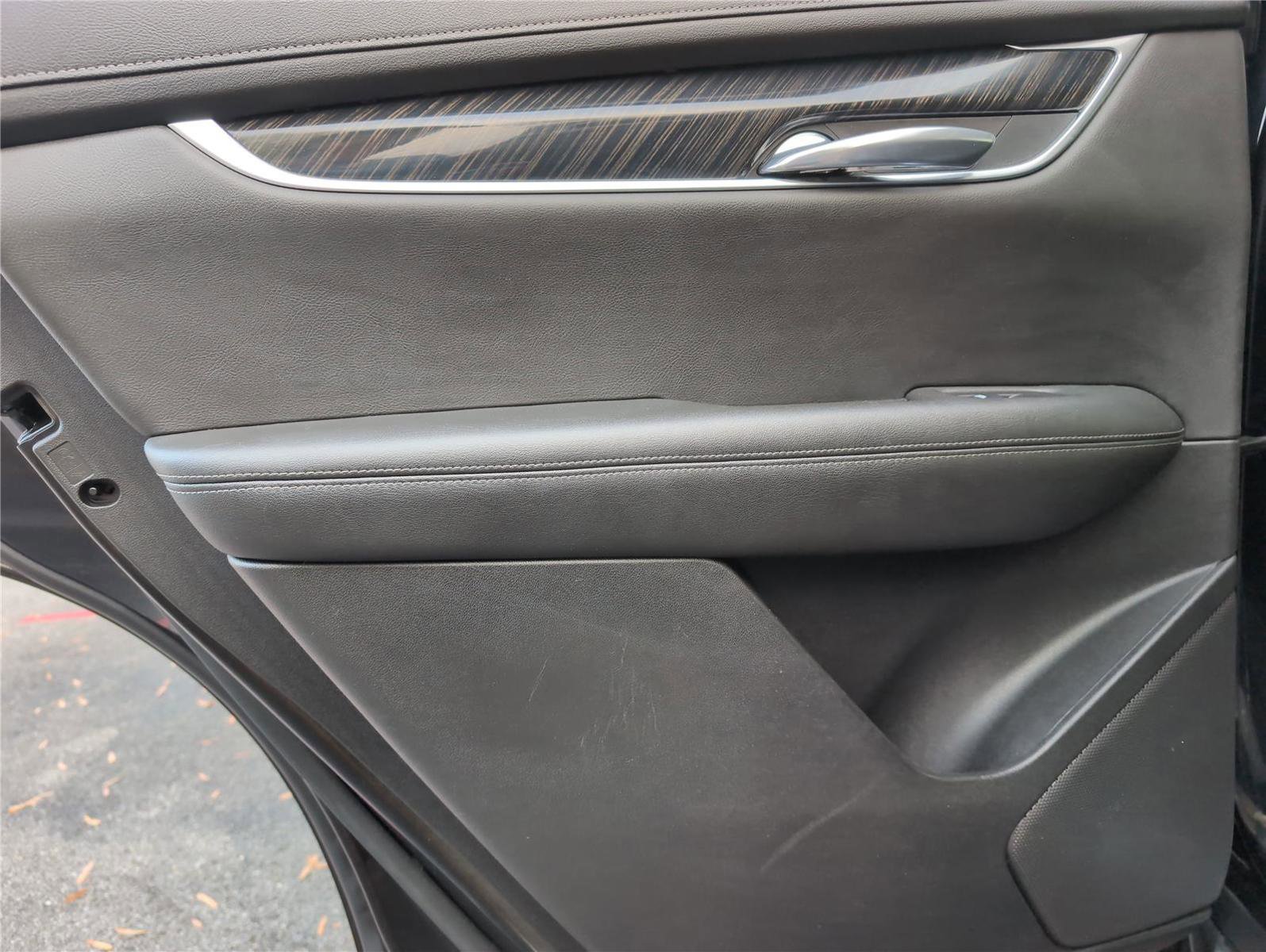 Used 2021 Cadillac XT6 Premium Luxury image 29