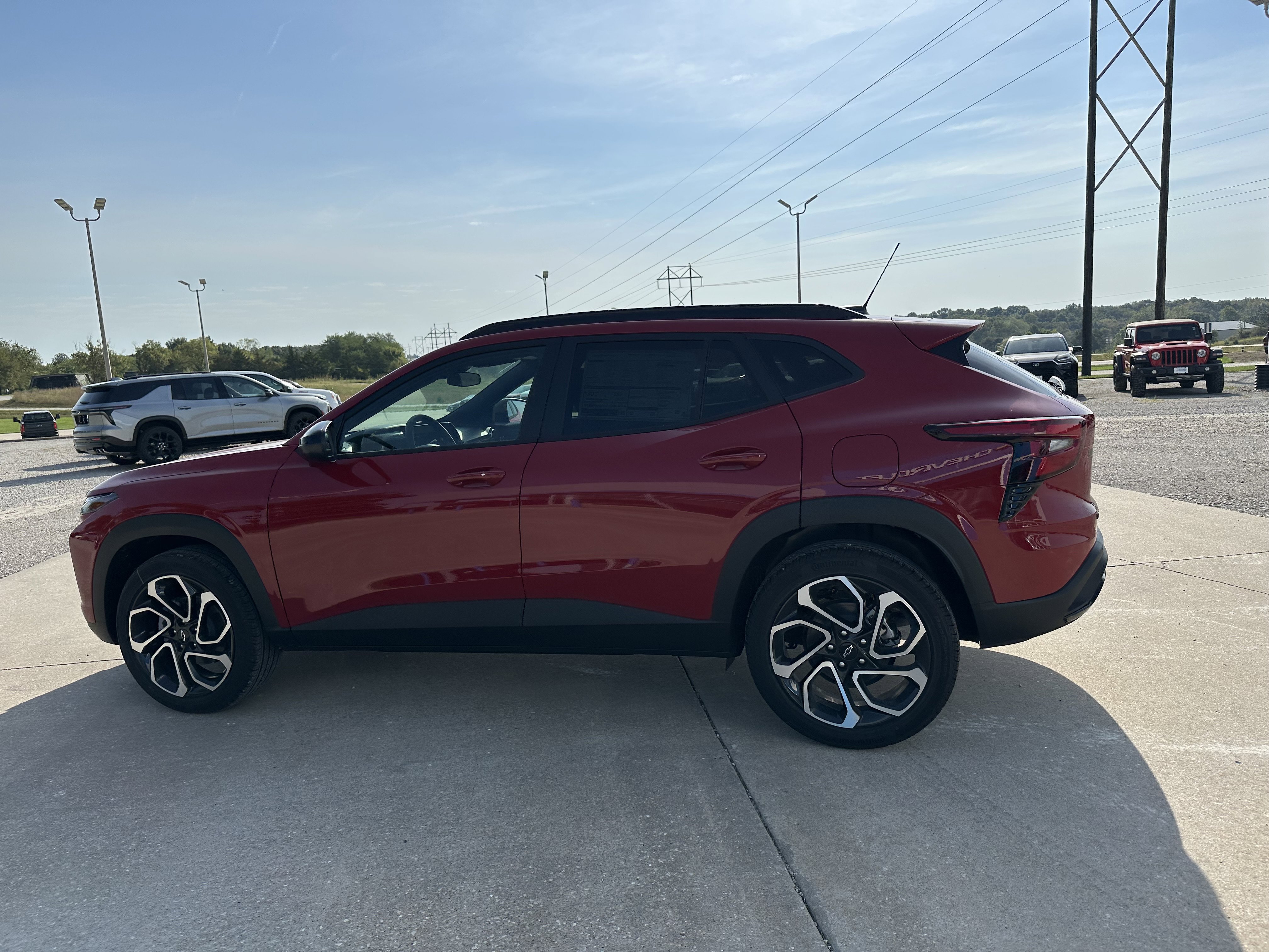 New 2026 Chevrolet Trax RS w/ Sunroof Package image 4