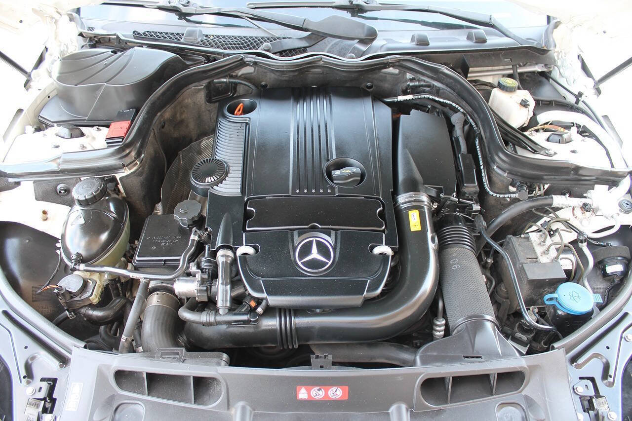 Used 2012 Mercedes-Benz C 250 Sedan image 14