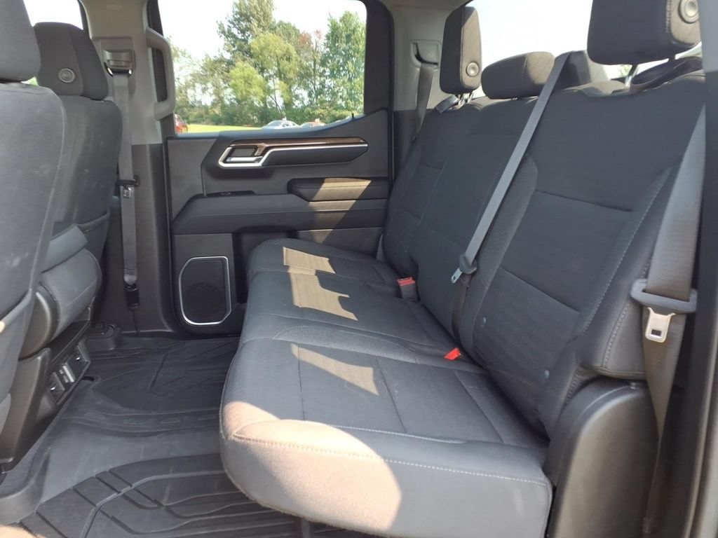 Used 2022 Chevrolet Silverado 1500 LT AWD/4WD image 13