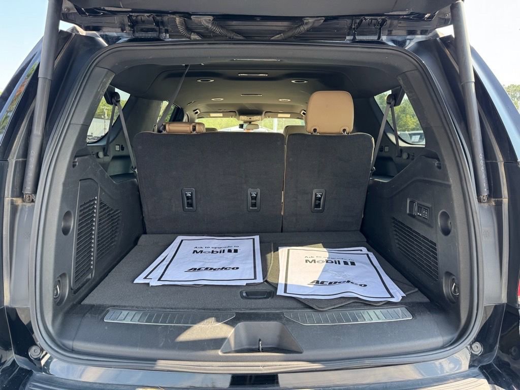 Used 2024 Chevrolet Suburban Premier image 10