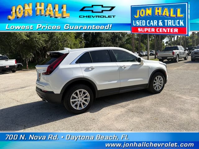 Used 2022 Cadillac XT4 Luxury w/ Driver Awareness Package FWD image 9
