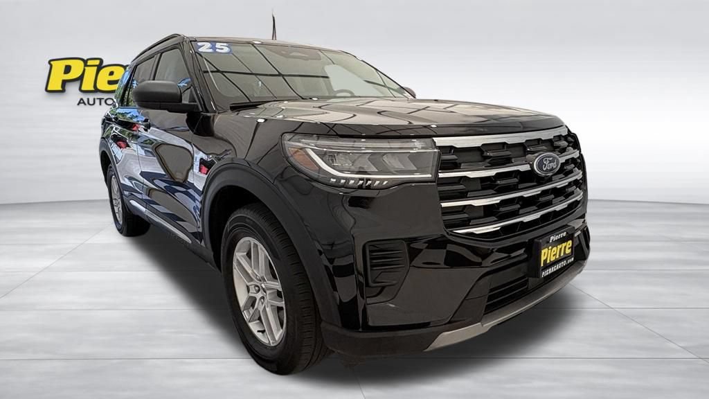 Used 2025 Ford Explorer Active AWD/4WD image 9