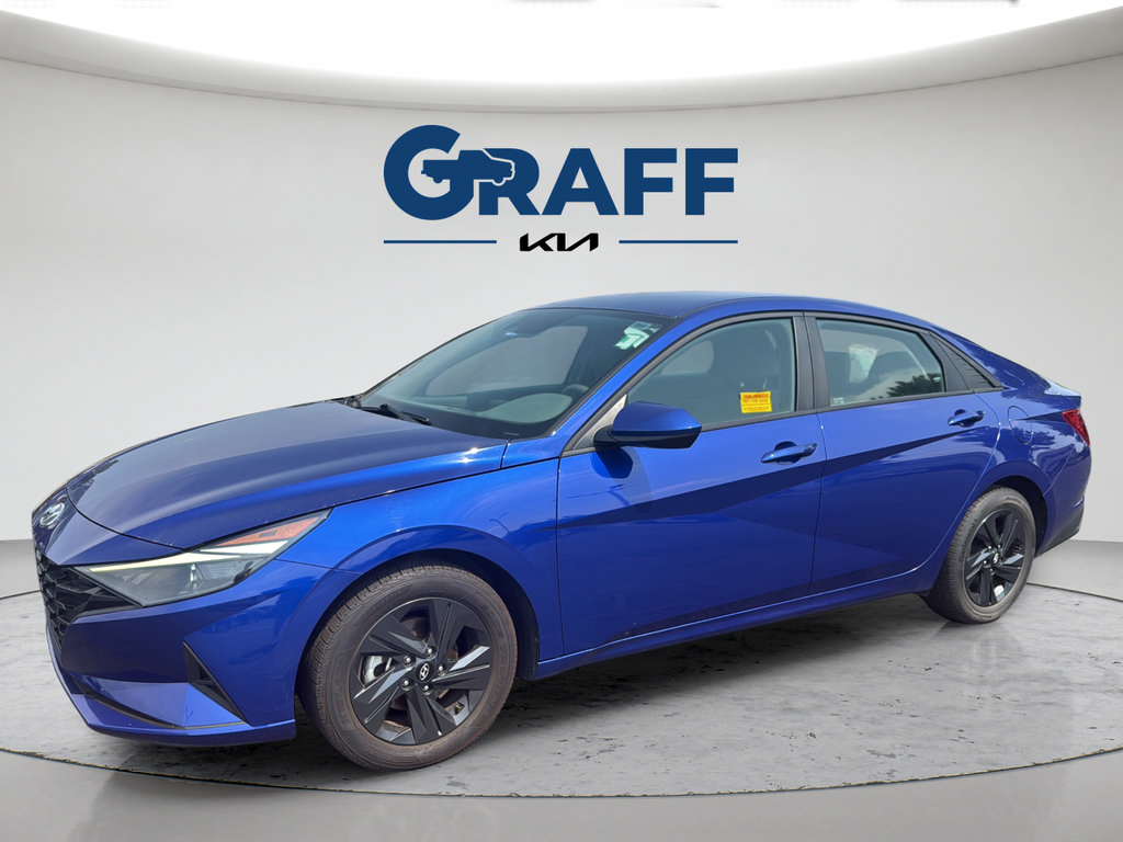 Used 2023 Hyundai Elantra SEL w/ Cargo Package FWD image 2
