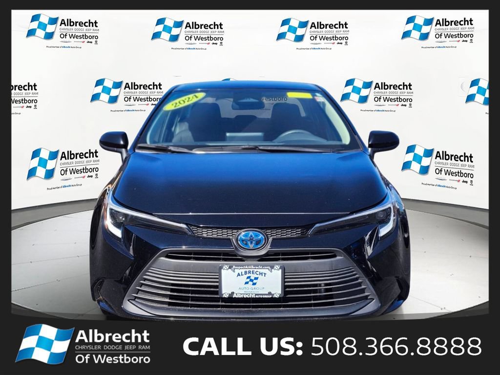 Used 2024 Toyota Corolla LE w/ LE Convenience Package AWD/4WD image 8