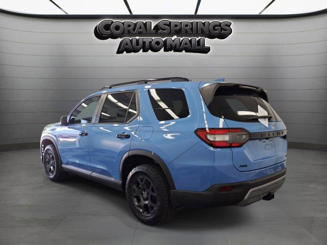 Certified 2025 Honda Pilot TrailSport image 4