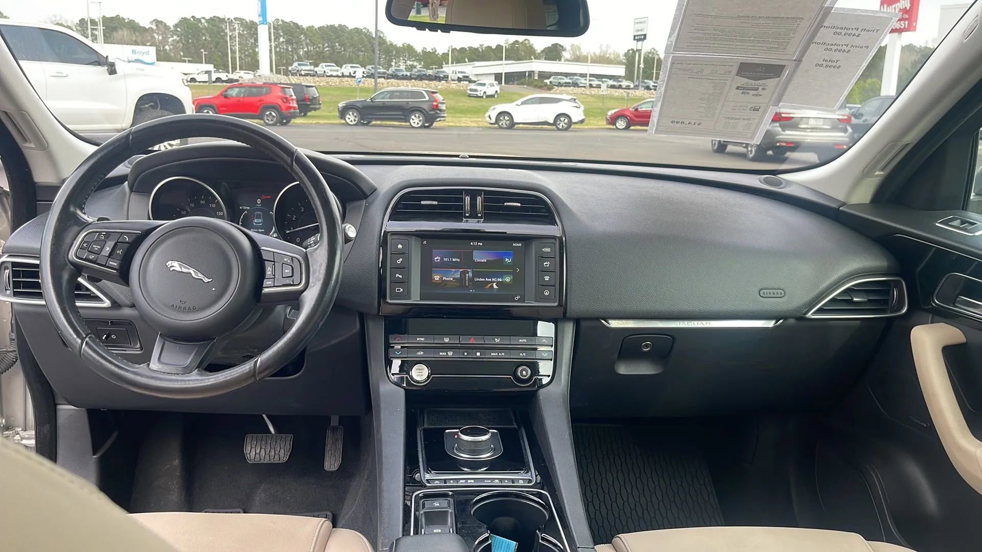 Used 2017 Jaguar F-PACE Premium image 27