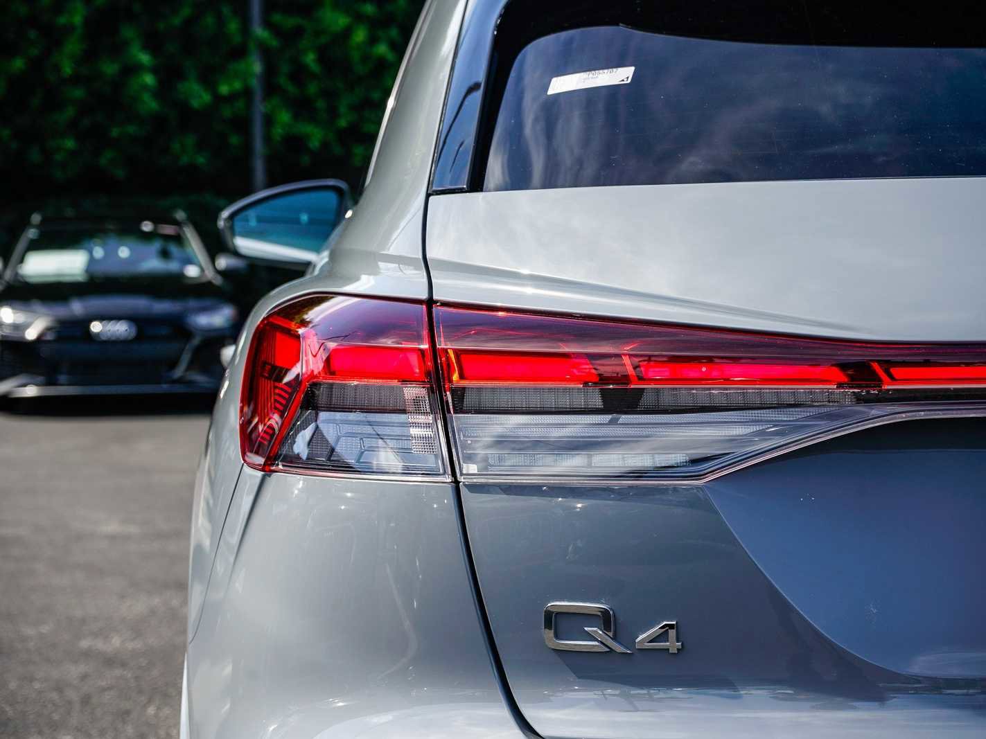 Used 2023 Audi Q4 e-tron Premium w/ Convenience Package image 9