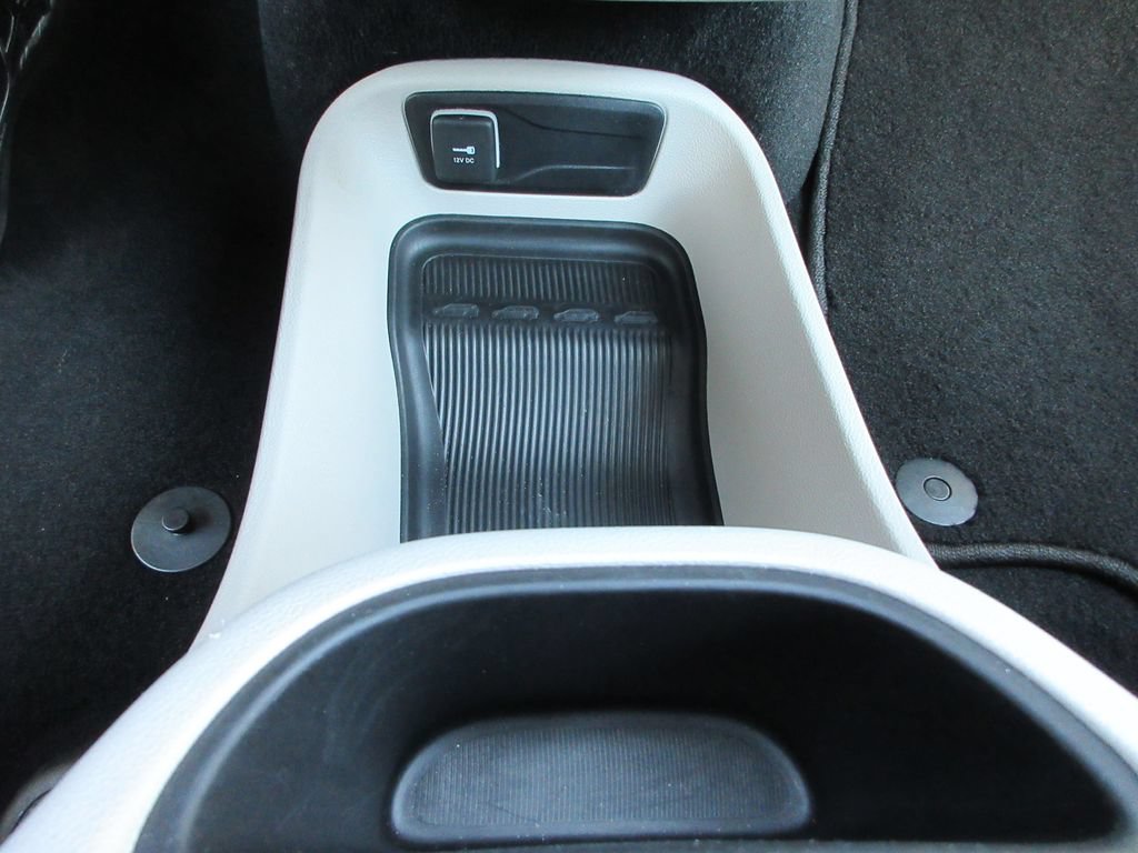 Used 2024 Chrysler Pacifica Touring-L FWD image 28