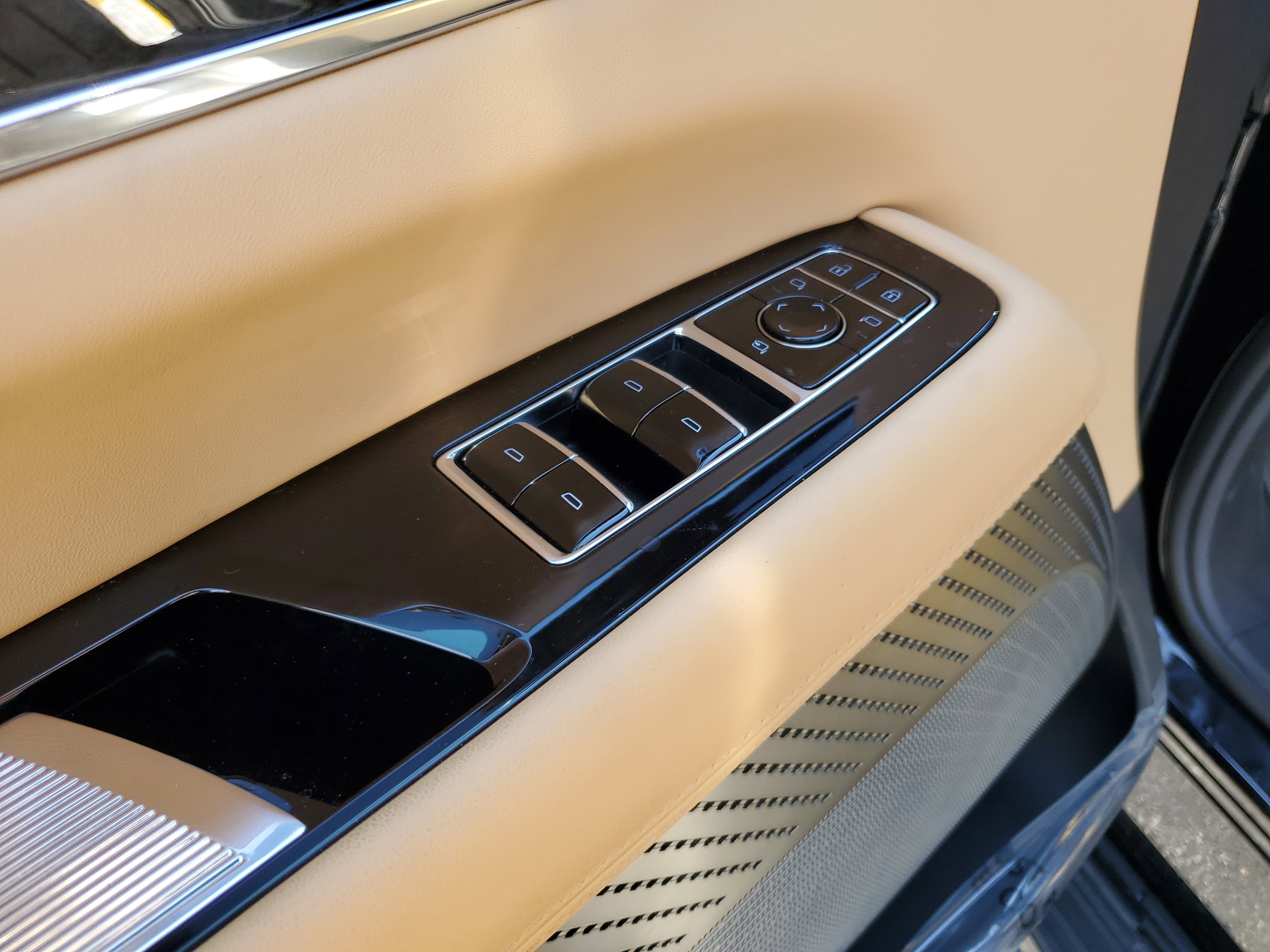 New 2025 Cadillac Escalade IQ Sport 2 image 18
