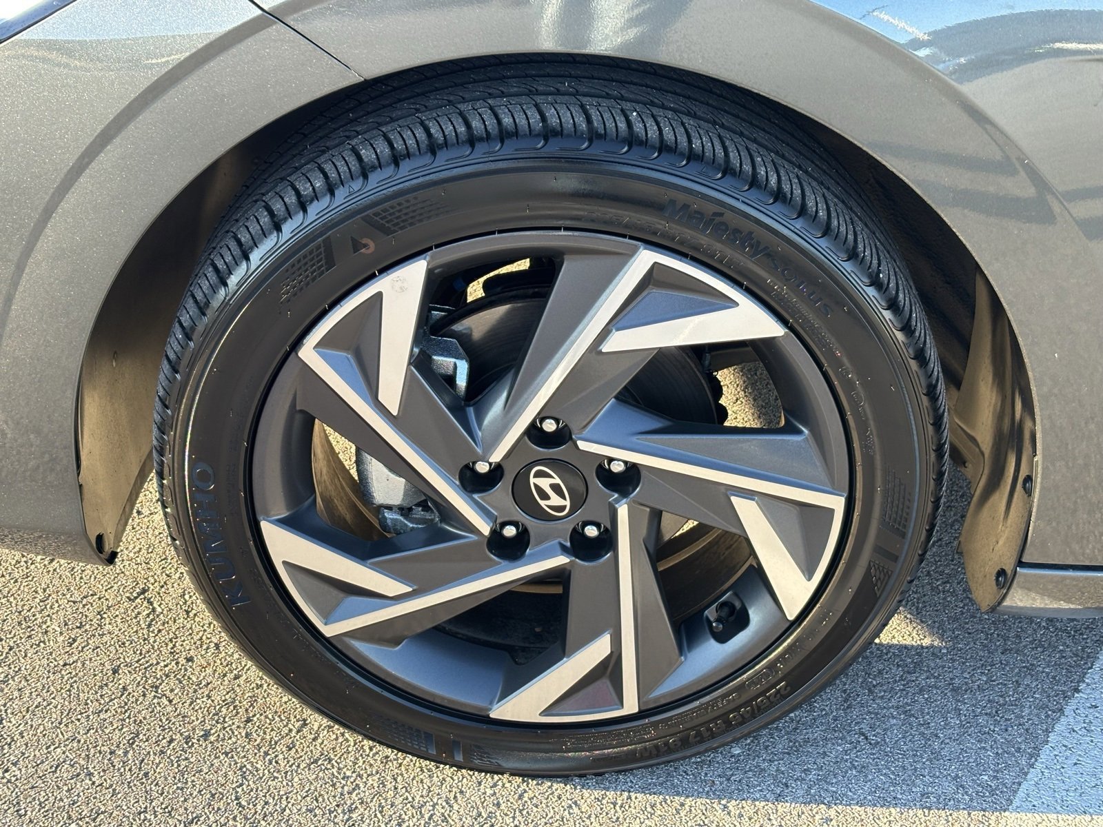 Certified 2025 Hyundai Elantra Sport image 9