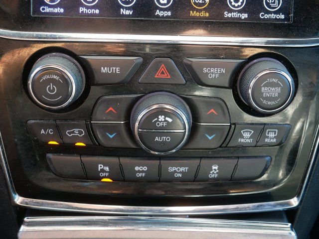 Used 2020 Jeep Grand Cherokee Overland AWD/4WD image 28