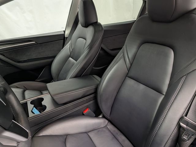 Used 2024 Tesla Model Y Performance image 9