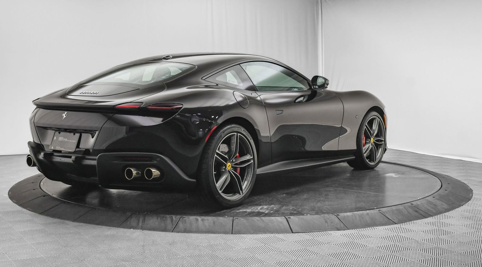 Used 2023 Ferrari Roma image 9