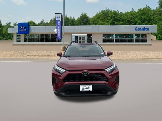 Used 2022 Toyota RAV4 XLE w/ Convenience Package image 4
