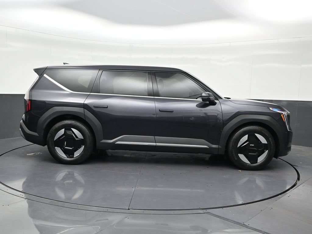 Used 2026 Kia EV9 Light RWD image 7