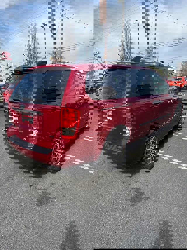 Used 2012 Kia Sedona EX w/ Luxury Pkg image 6