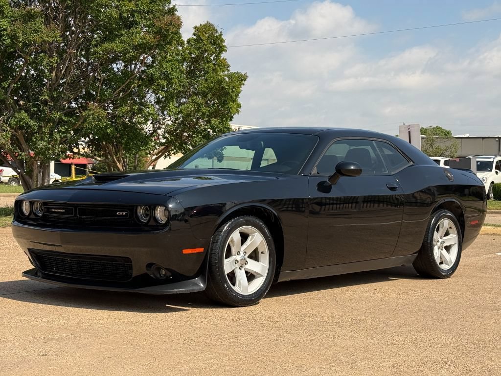 Used 2021 Dodge Challenger GT RWD image 1