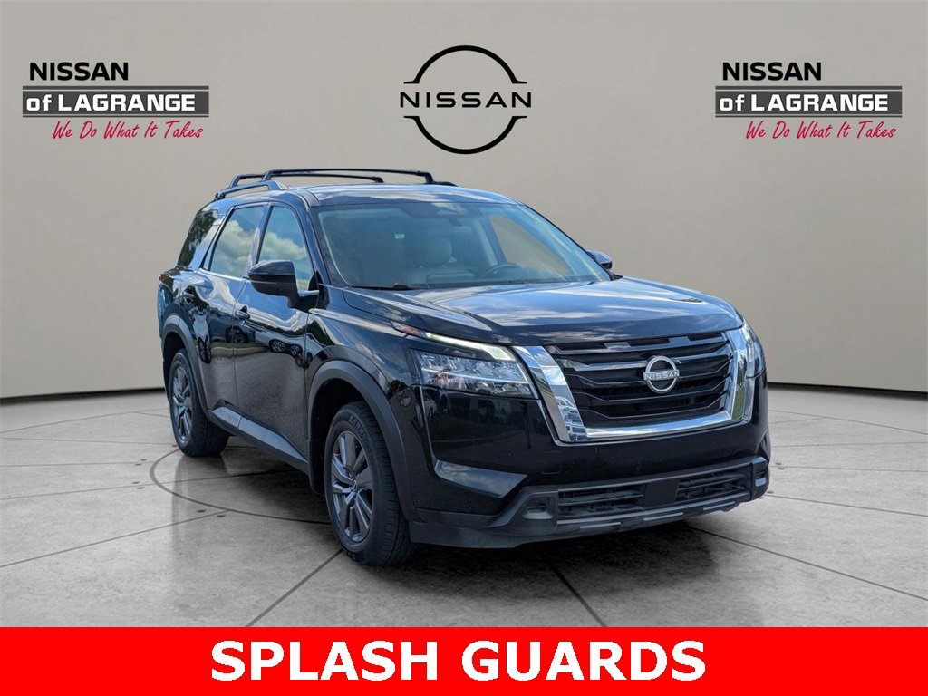 Used 2022 Nissan Pathfinder SV image 3