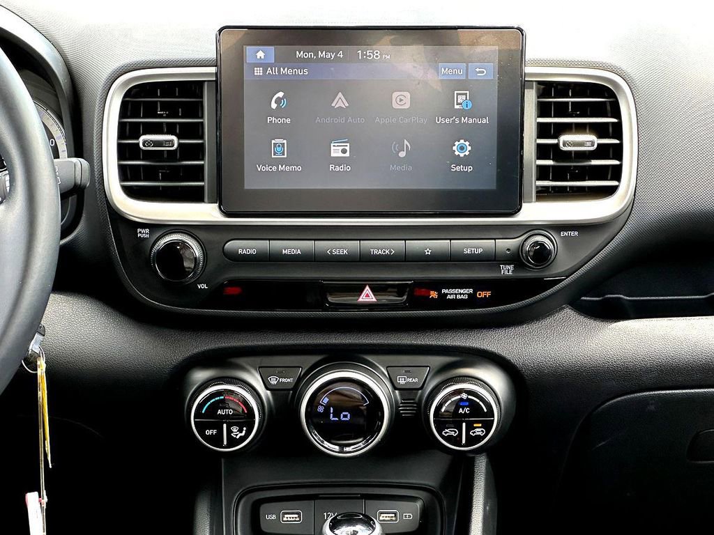Used 2022 Hyundai Venue SEL FWD image 31