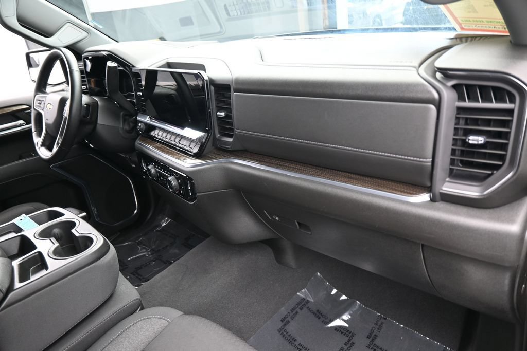 Used 2024 Chevrolet Silverado 1500 LT RWD image 41
