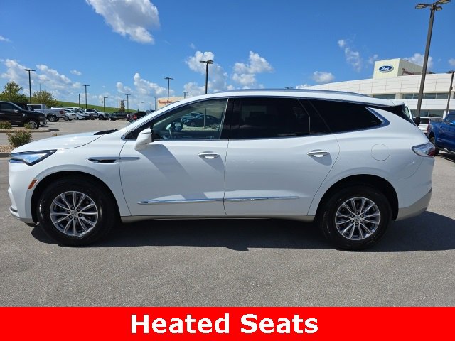 Used 2024 Buick Enclave Essence w/ Technology Package image 2