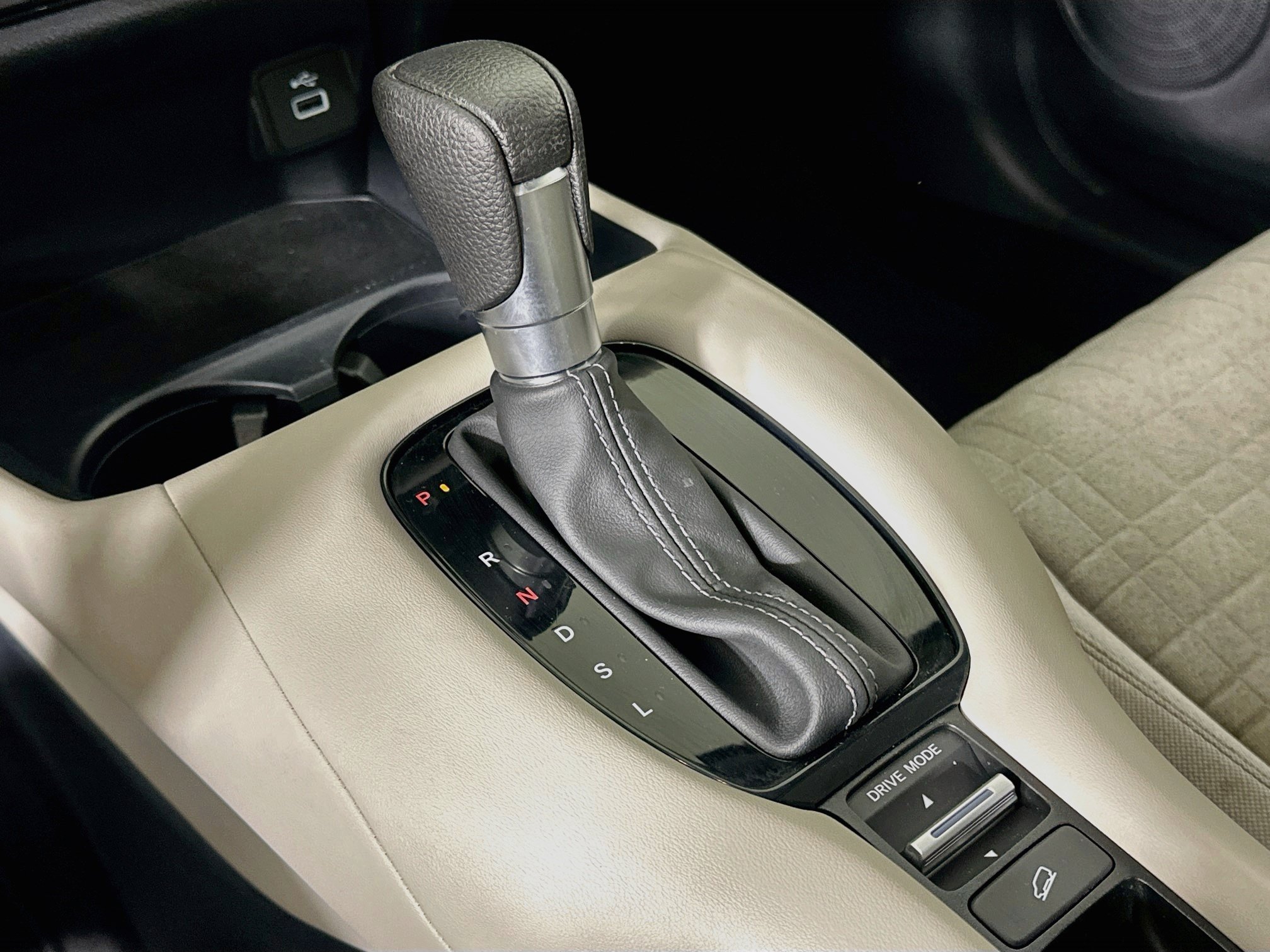 Used 2023 Honda HR-V LX image 23