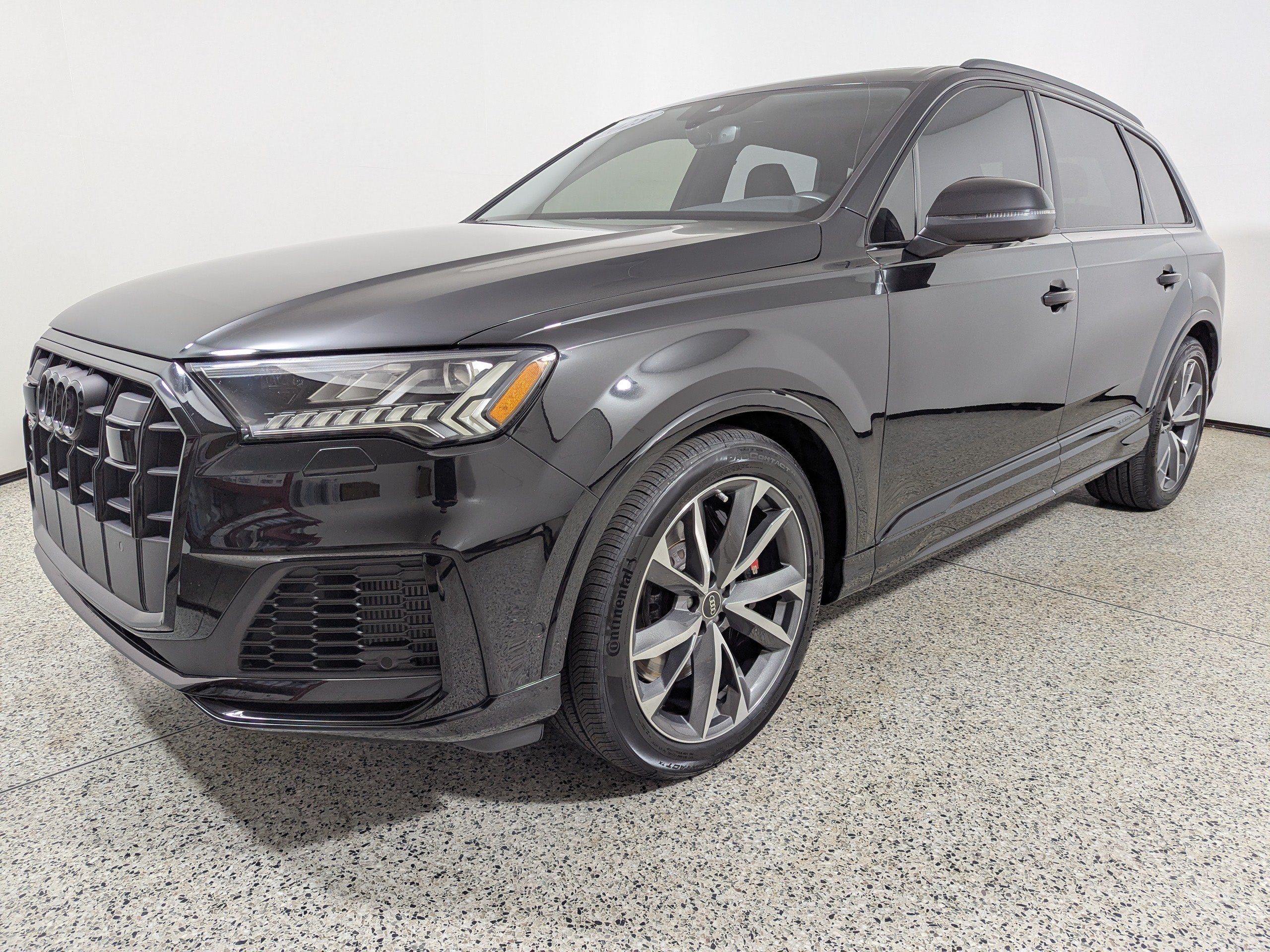 Used 2023 Audi SQ7 Premium Plus w/ Executive Package AWD/4WD image 3